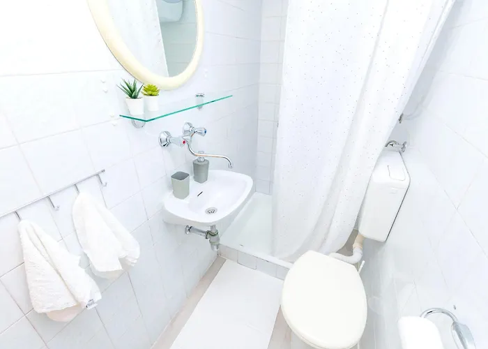 아파트 And Milka-jere